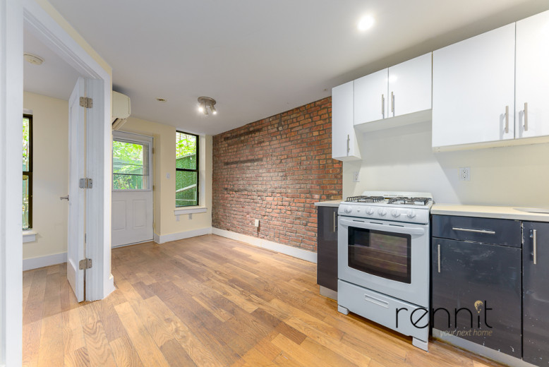 814 St Johns Pl, Apt 1R Image 2