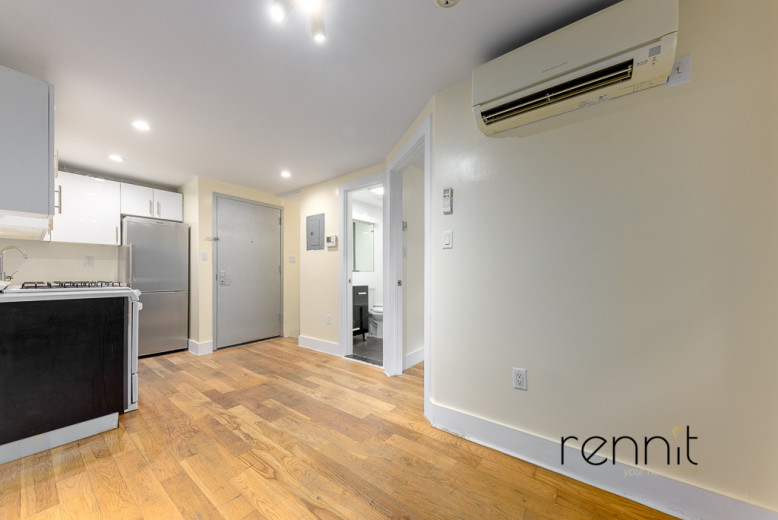 814 St Johns Pl, Apt 1R Image 3