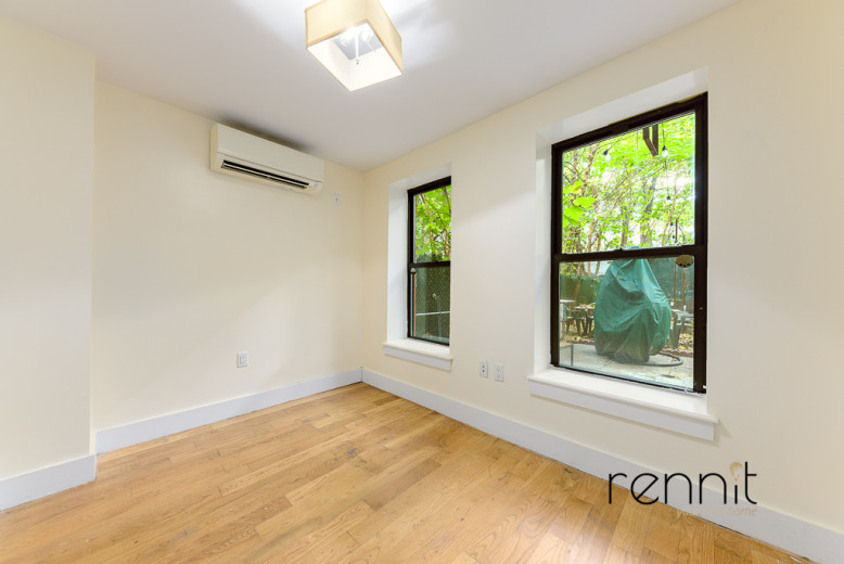 814 St Johns Pl, Apt 1R Image 4