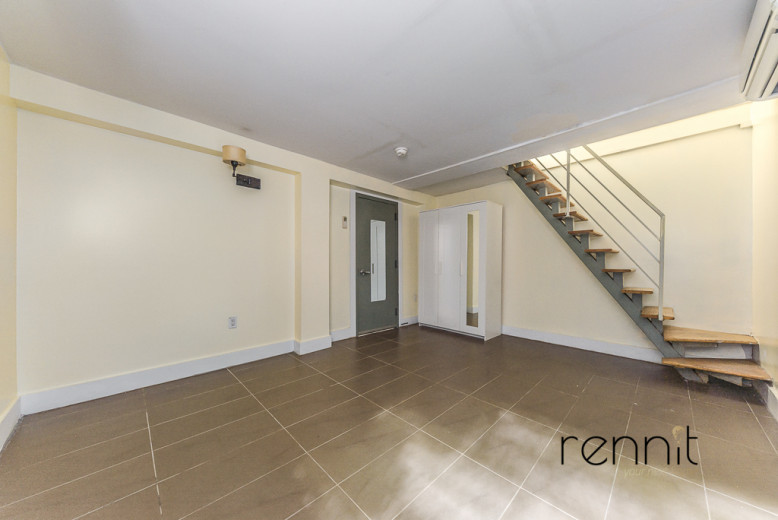 814 St Johns Pl, Apt 1R Image 7