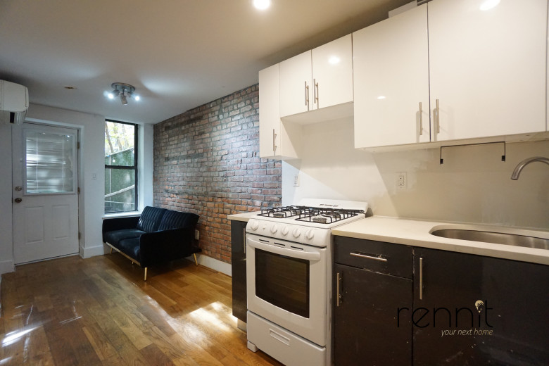814 St Johns Pl, Apt 1R Image 8