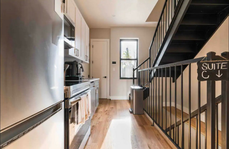 340 Devoe St, Apt 2B Image 2