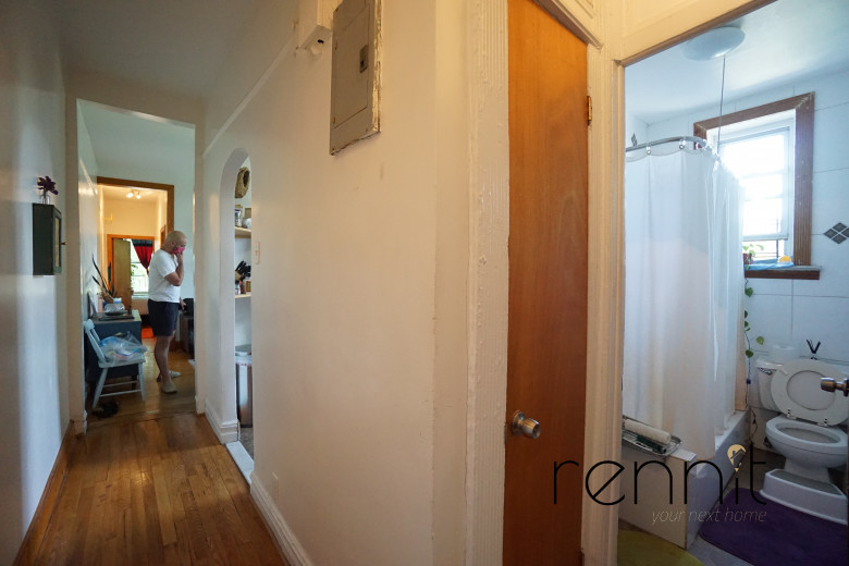 967 Bergen St, Apt 3C Image 6