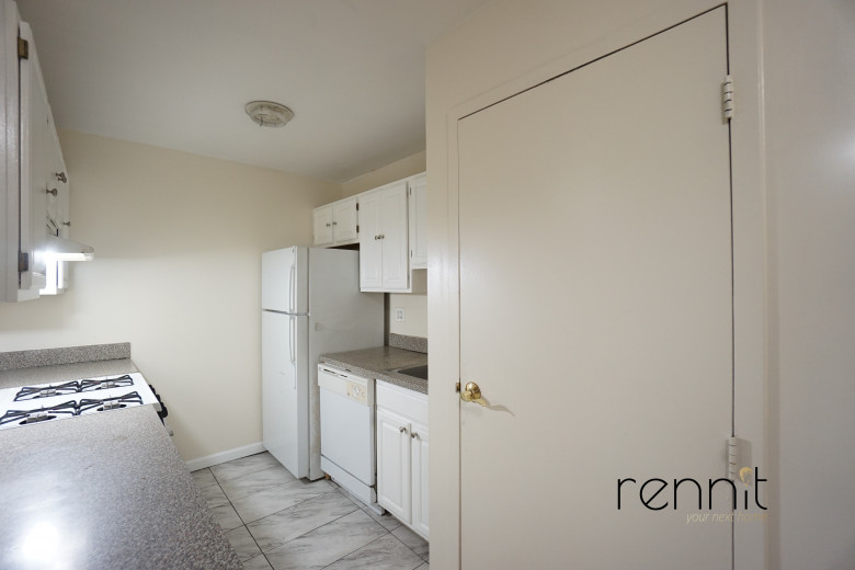 291 Pulaski St, Apt 1 Image 14