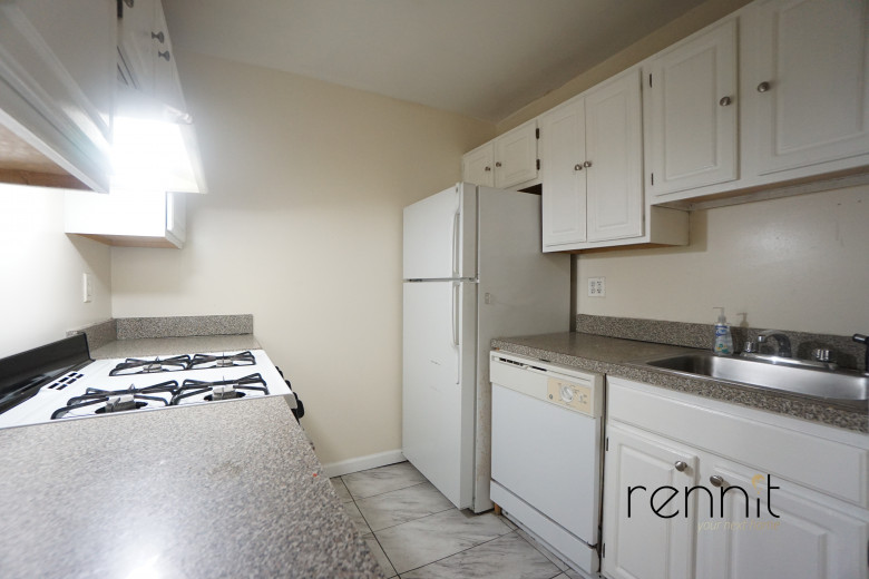 291 Pulaski St, Apt 1 Image 4