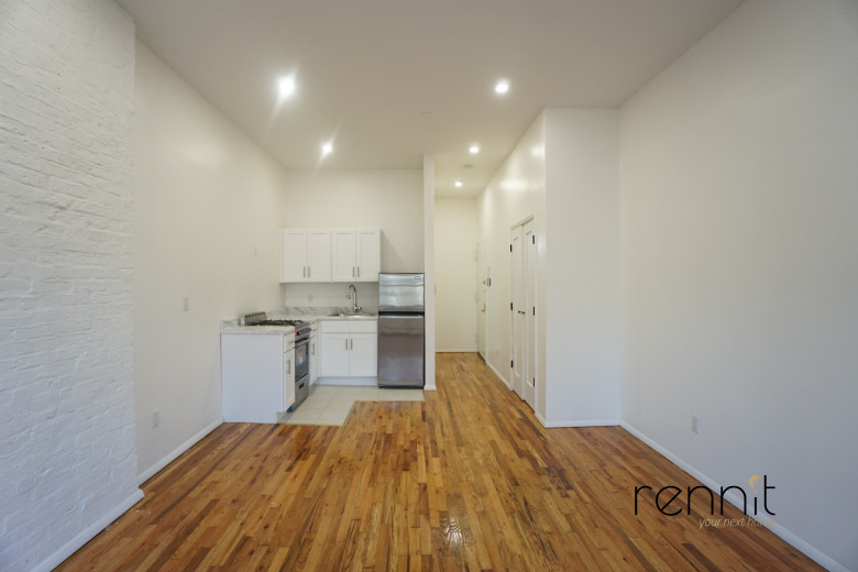818 Marcy Ave, Apt 3B Image 4