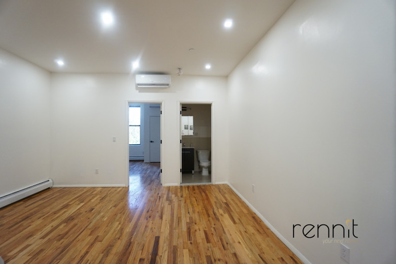 818 Marcy Ave, Apt 2D Image 3