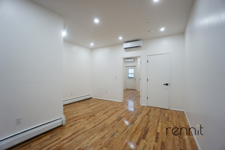 818 Marcy Ave, Apt 1D Image 4