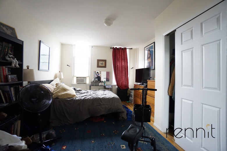 728 Lorimer St, Apt 2L Image 9