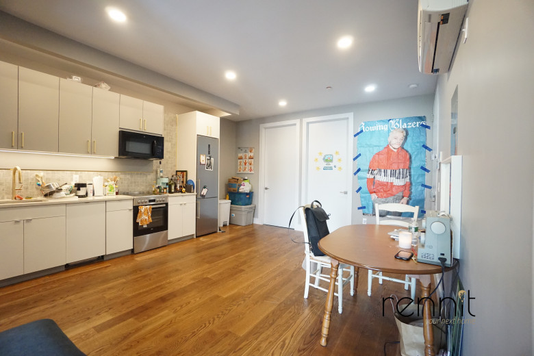 853 Lexington Ave, Apt 2D Image 2