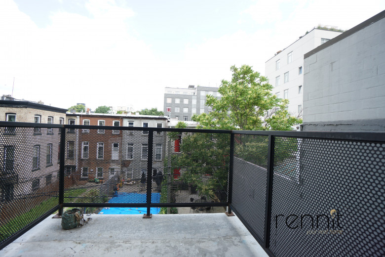 853 Lexington Ave, Apt 2D Image 3