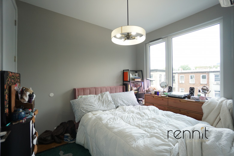 853 Lexington Ave, Apt 2D Image 5