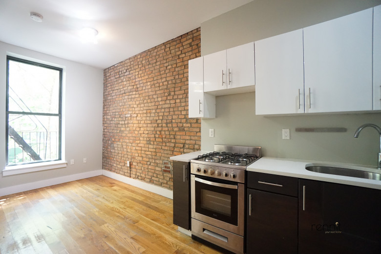 814 St Johns Pl, Apt 2R Image 1