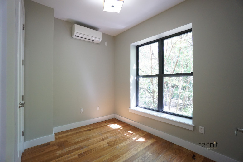 814 St Johns Pl, Apt 2R Image 4