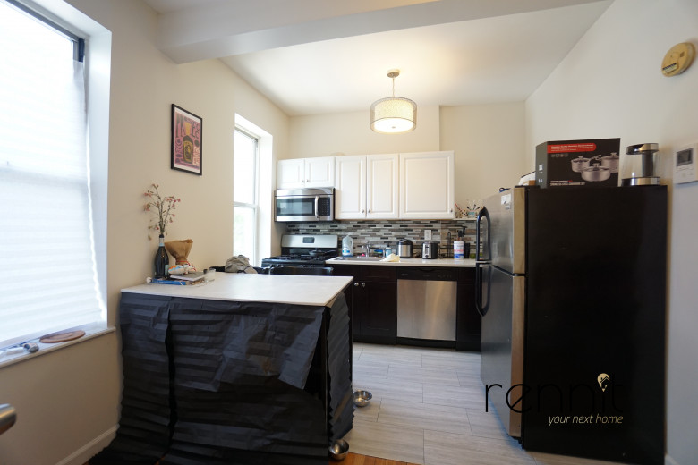 17-34 Menahan St, Apt 2F Image 1