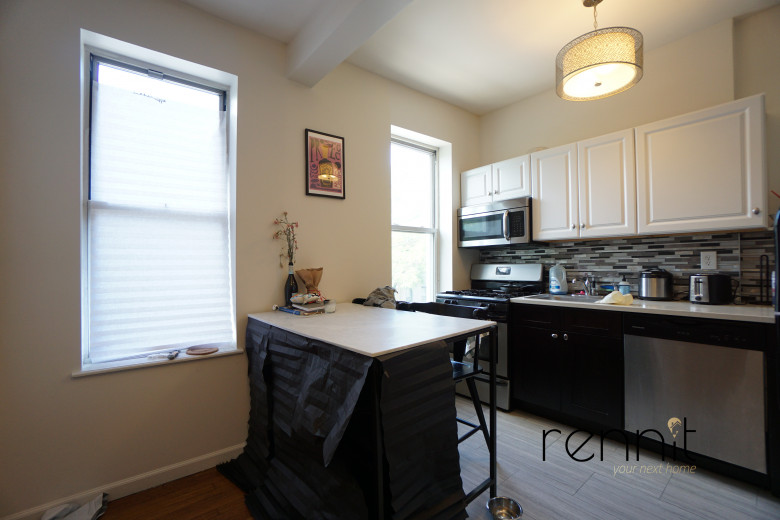 17-34 Menahan St, Apt 2F Image 3