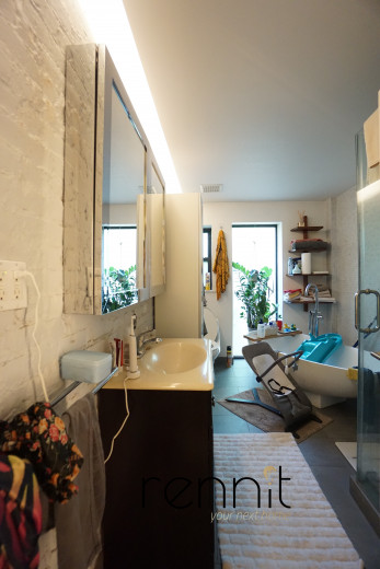 461 Willoughby Ave, Apt 1 Image 12