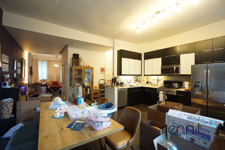 461 Willoughby Ave, Apt 1 Image 15