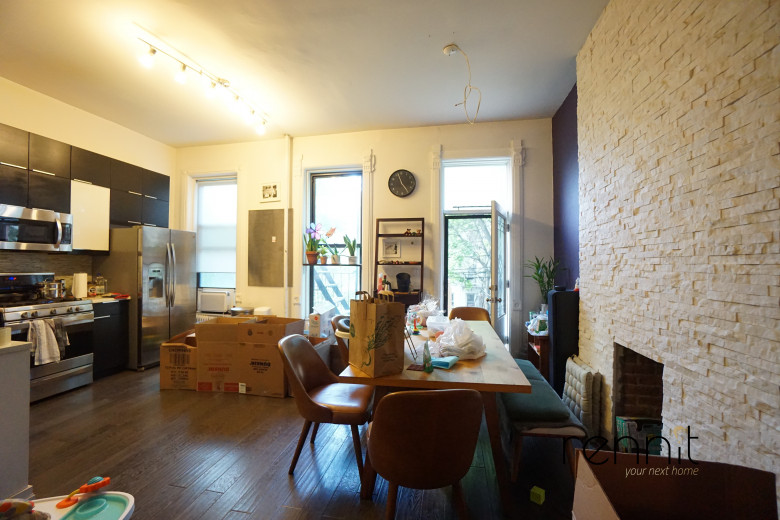 461 Willoughby Ave, Apt 1 Image 2