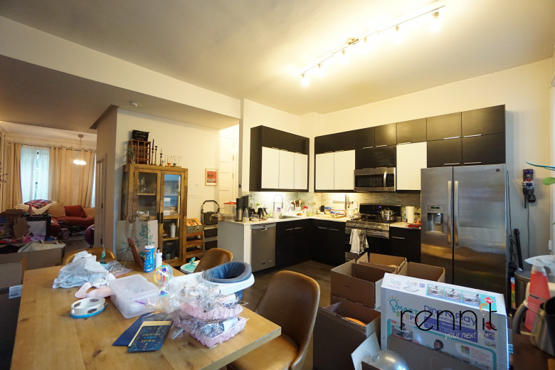 461 Willoughby Ave, Apt 1 Image 6