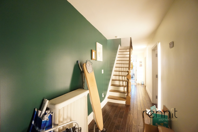 461 Willoughby Ave, Apt 1 Image 8