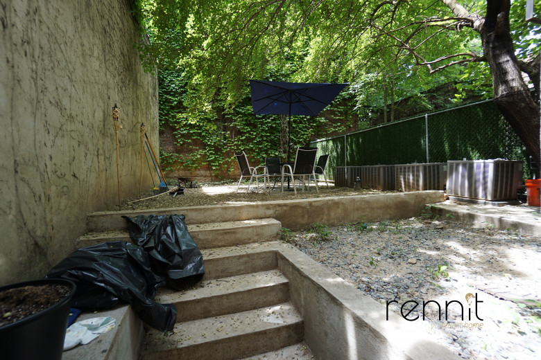 1052 Bedford Ave, Apt 1 Image 1