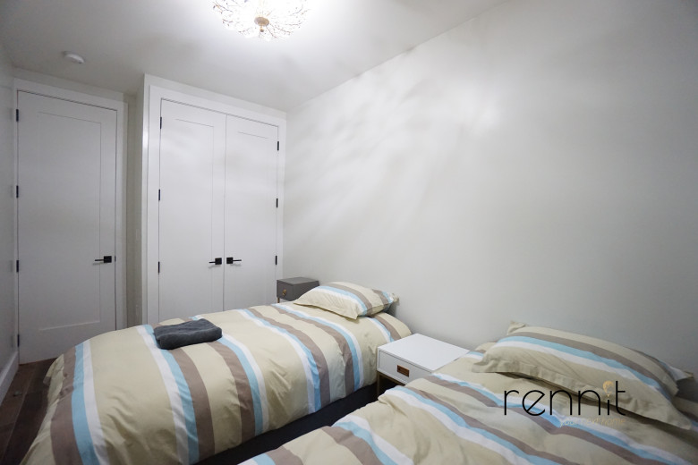 1052 Bedford Ave, Apt 1 Image 13