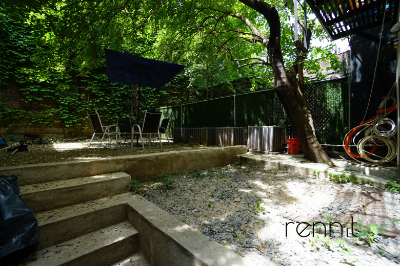 1052 Bedford Ave, Apt 1 Image 15