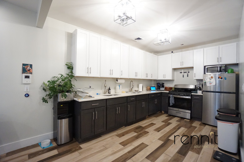 1052 Bedford Ave, Apt 1 Image 3