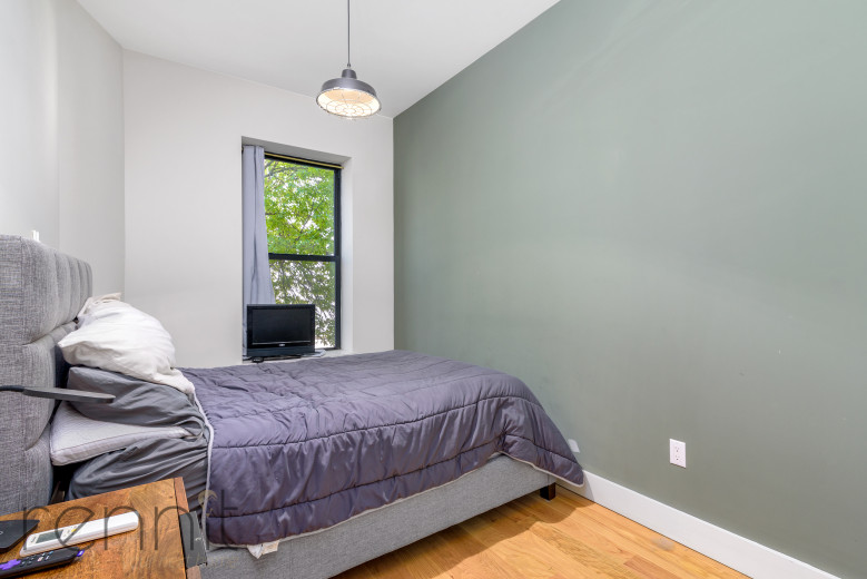 800 Knickerbocker Ave, Apt 2F Image 10