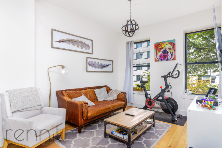800 Knickerbocker Ave, Apt 2F Image 9