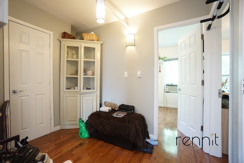 177 Pulaski St, Apt 4 Image 3
