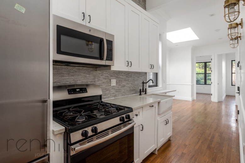 1622 Summerfield St, Apt 2L Image 2