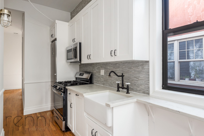 1622 Summerfield St, Apt 2L Image 3