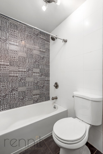 758 Willoughby Ave, Apt 4 Image 8