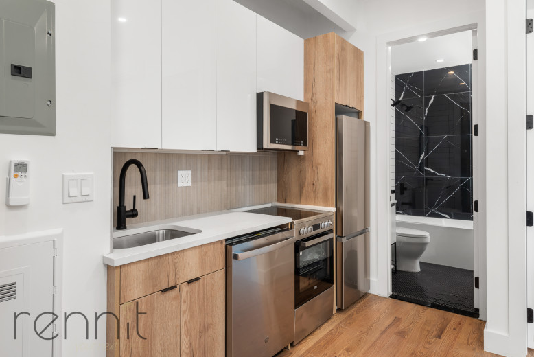 71-33 65 Pl, Apt 2B Image 3