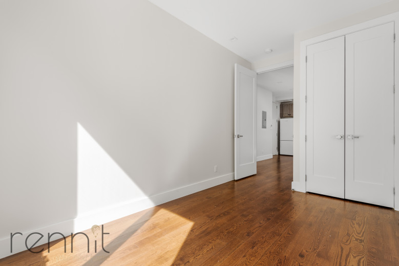 776 Franklin Ave, Apt 2B Image 5
