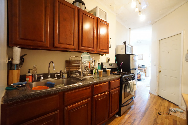 1354 Willoughby Ave, Apt 2L Image 2