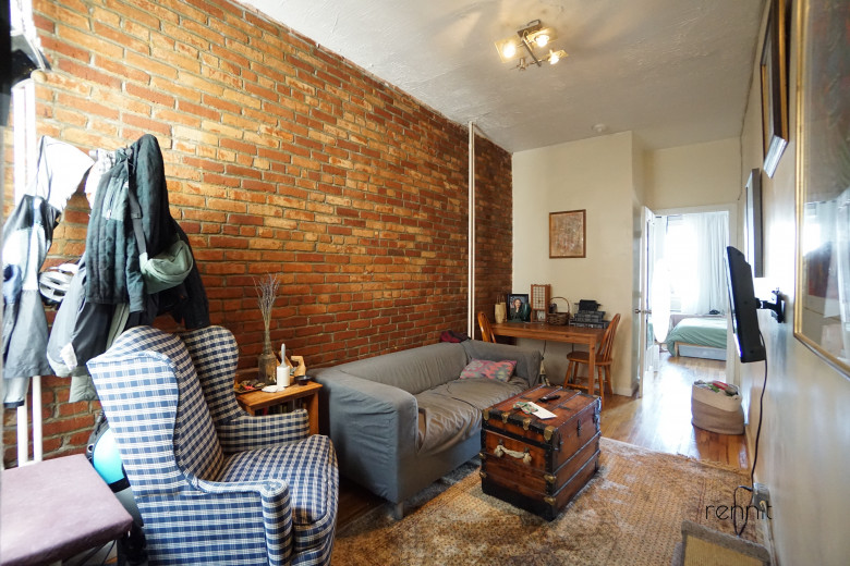 1354 Willoughby Ave, Apt 2L Image 3