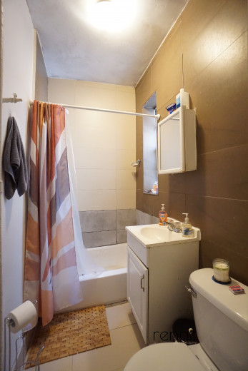1354 Willoughby Ave, Apt 2L Image 8