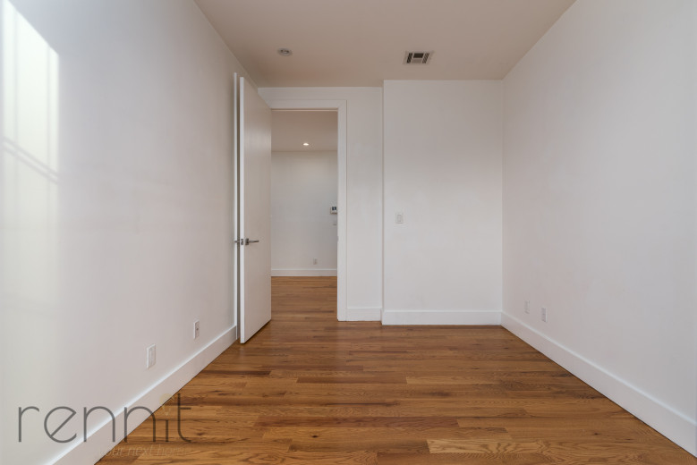 869 Park Ave, Apt 5H Image 4