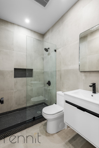 331 Bedford Ave, Apt 2 Image 12