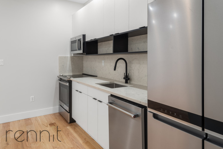331 Bedford Ave, Apt 2 Image 4