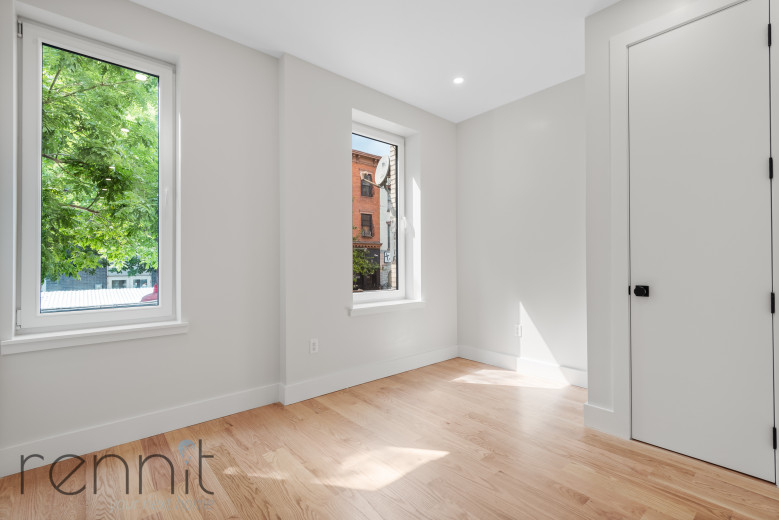 331 Bedford Ave, Apt 2 Image 5