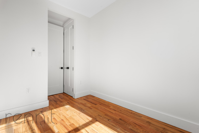 702 Evergreen Ave, Apt 3L Image 10