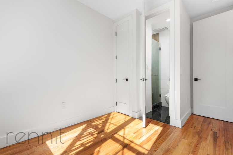 702 Evergreen Ave, Apt 3L Image 5