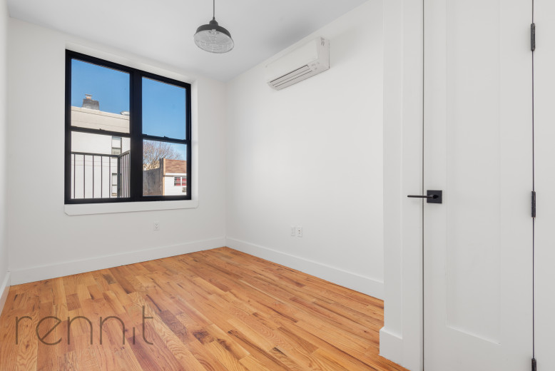 702 Evergreen Ave, Apt 3L Image 7