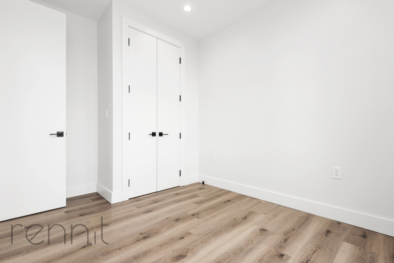 125 Kings Hwy, Apt 6D Image 9