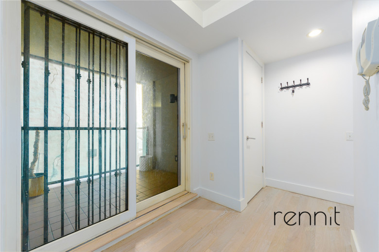 616 Willoughby Ave, Apt 2B Image 4