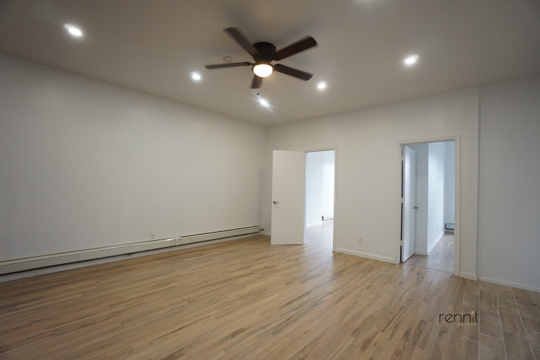 744 Myrtle Ave, Apt 3 Image 2